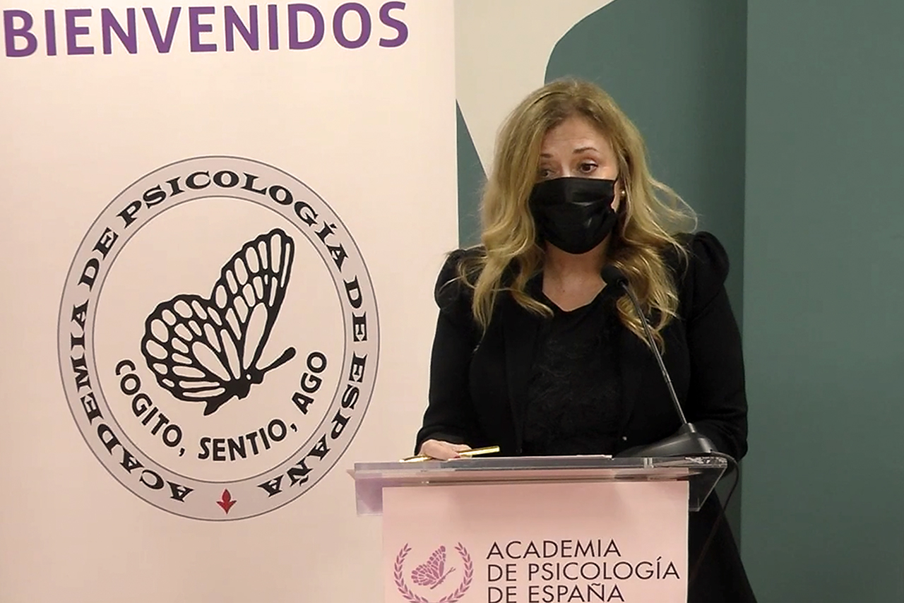 La Prof.ª María Paz García Vera ingresa en la Academia de Psicología de España